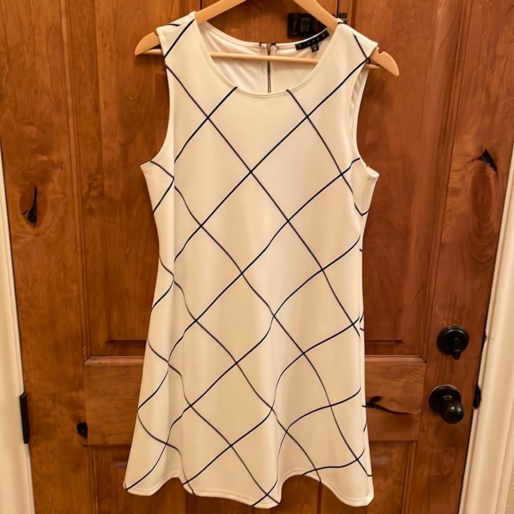 Tiana B white/black size 10 dress.